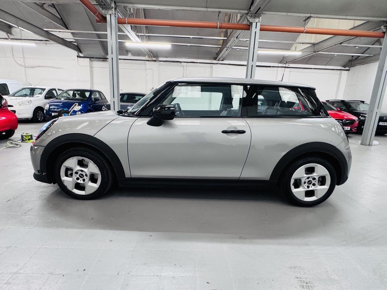 MINI Cooper — photo 3