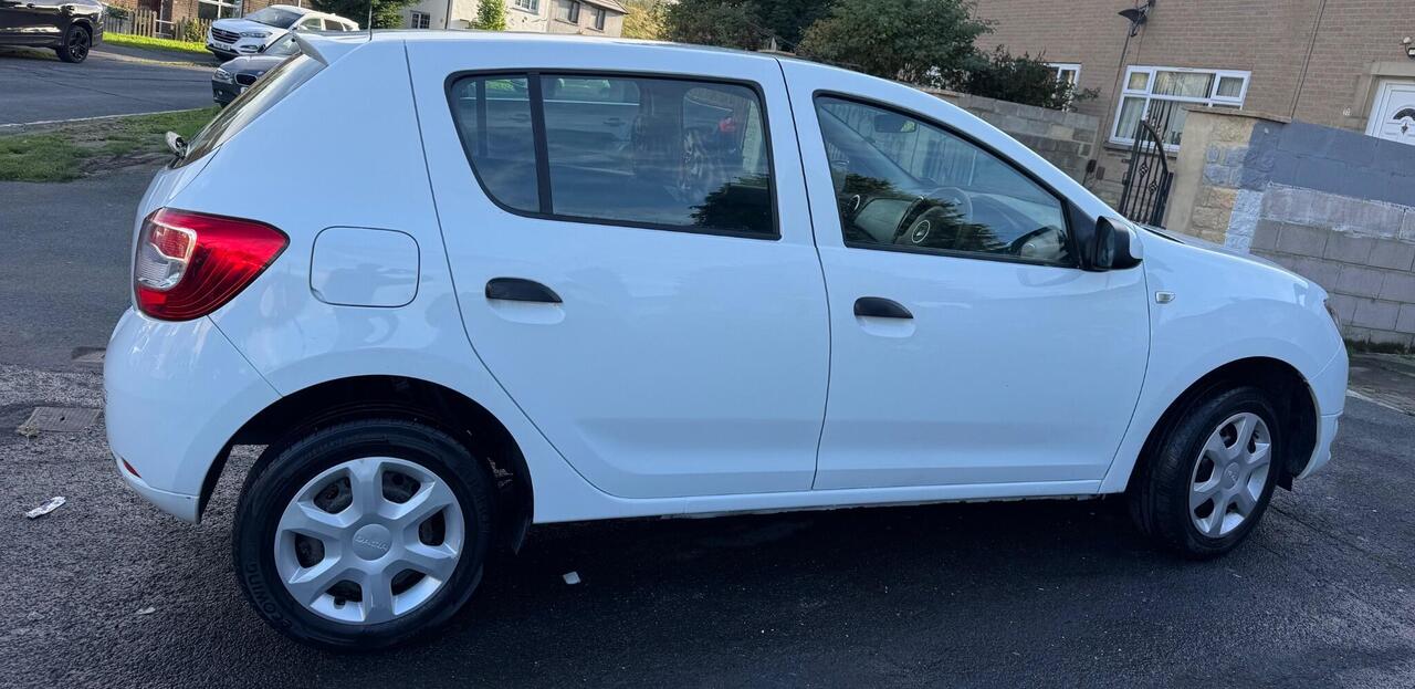 Dacia Sandero — photo 9