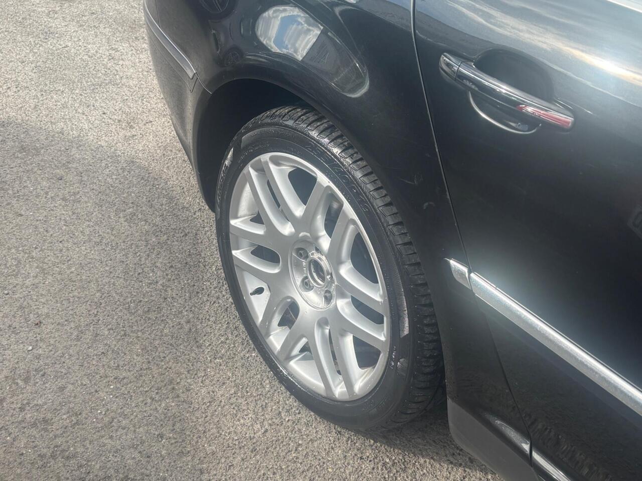Volkswagen Phaeton — photo 30