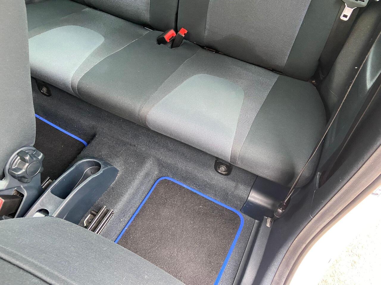 Ford Ka — photo 17