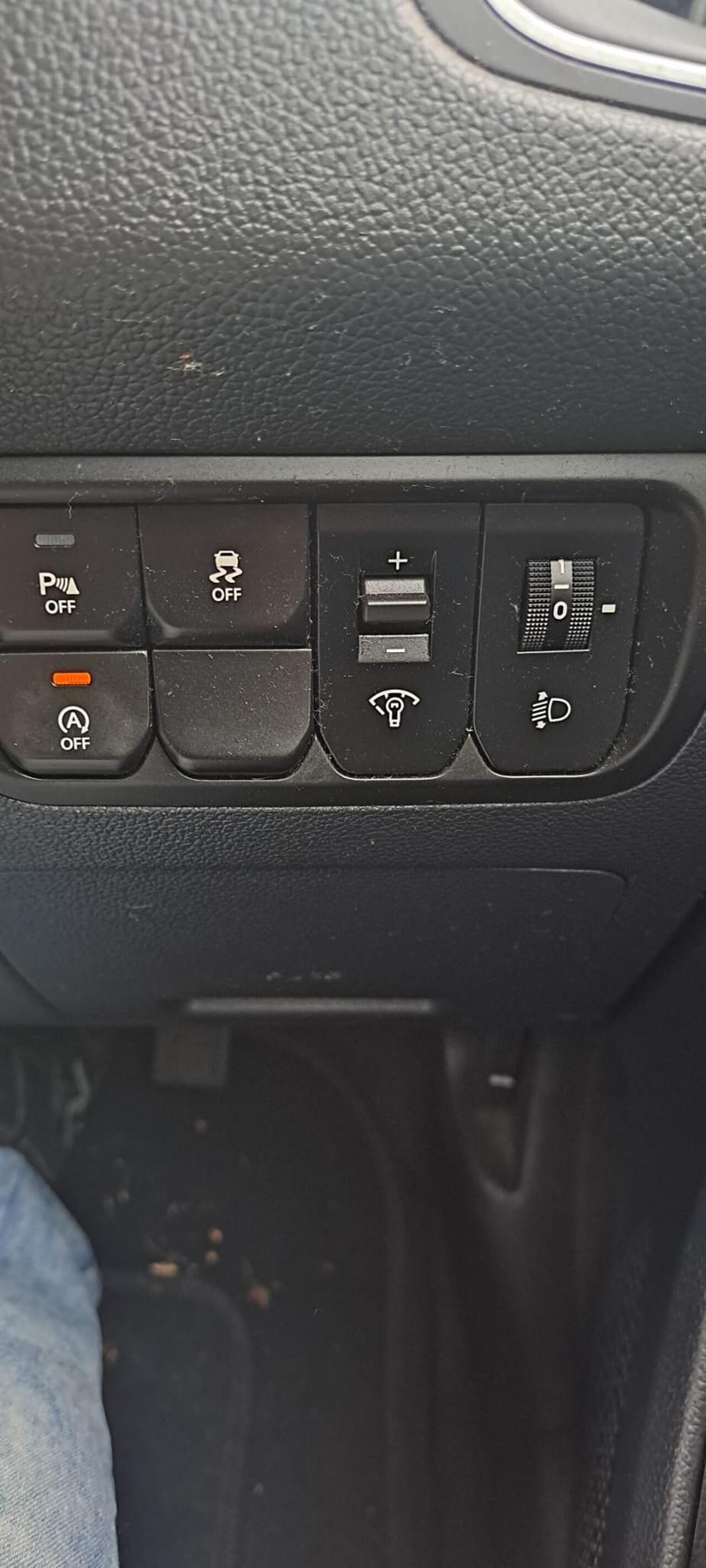Kia Rio — photo 17