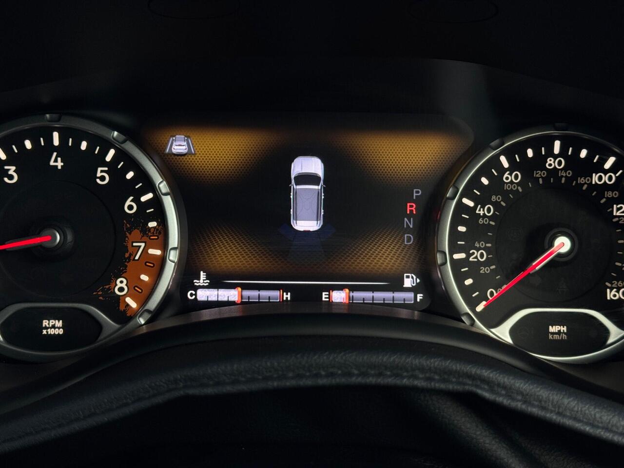 Jeep Renegade — photo 29