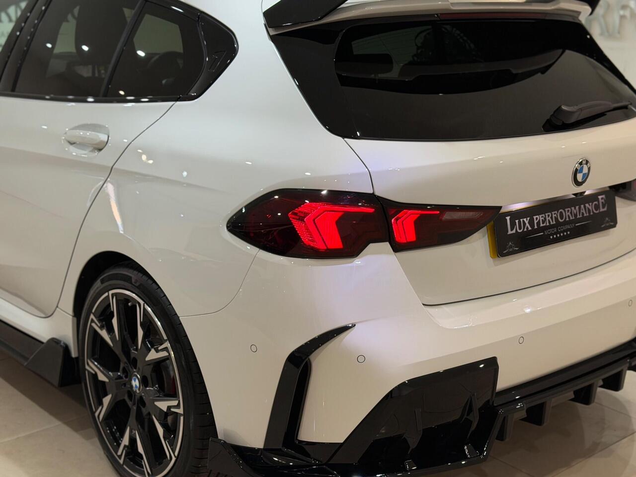 BMW 1 Series — photo 11