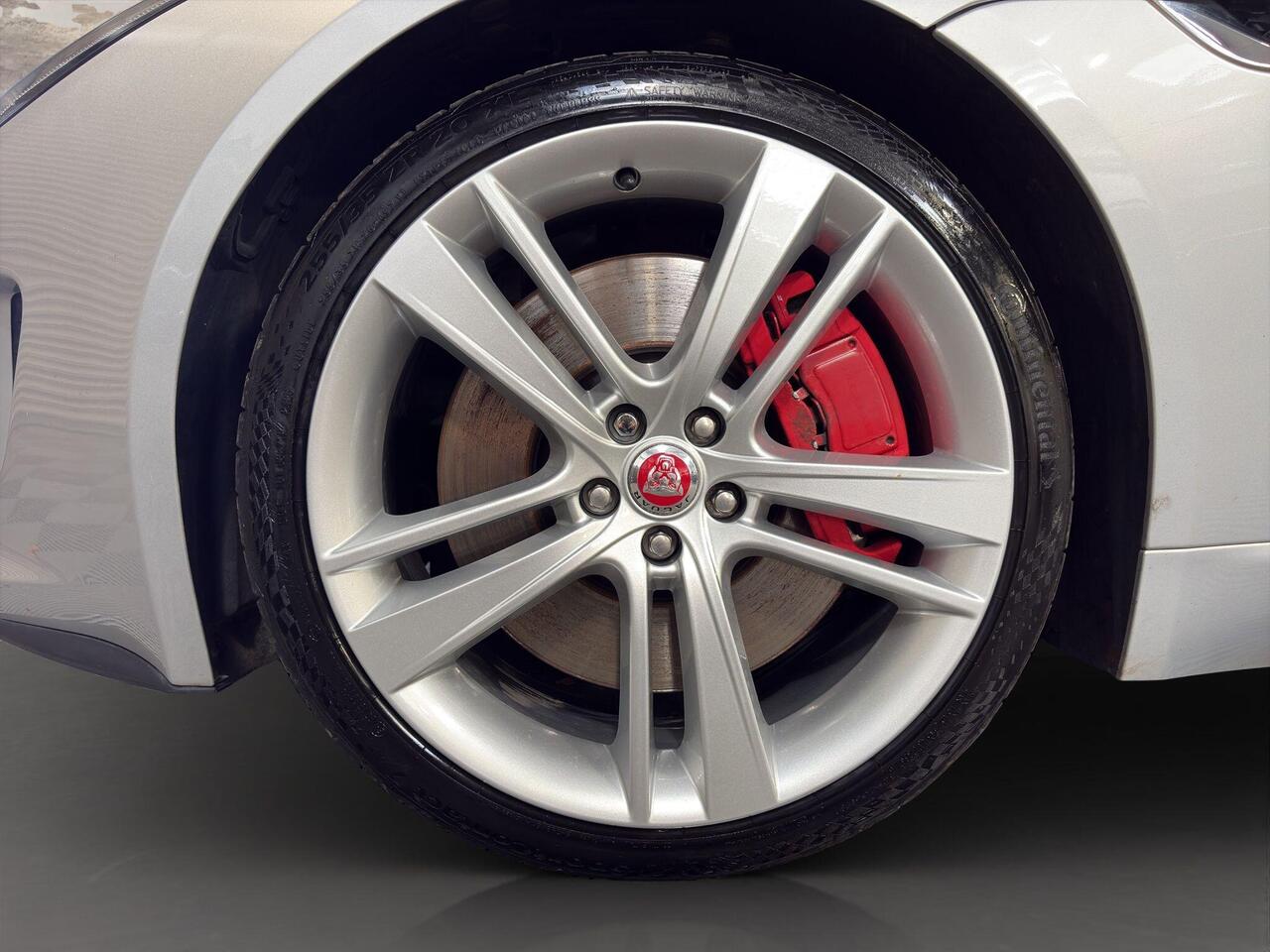 Jaguar F-Type — photo 21