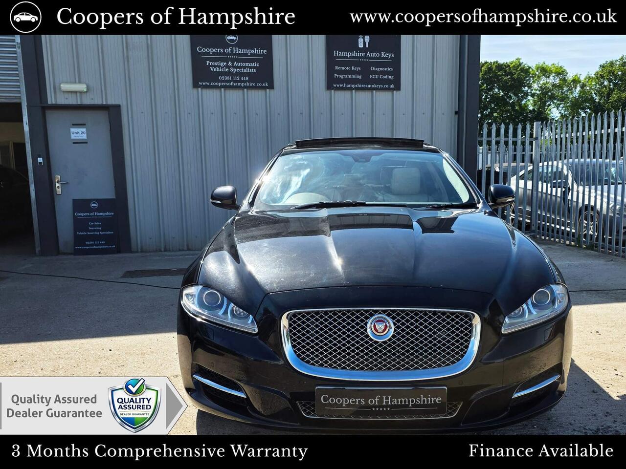 Jaguar XJ — photo 3