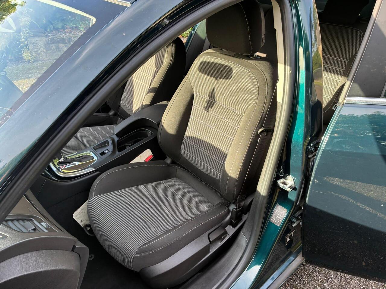 Vauxhall Insignia — photo 15