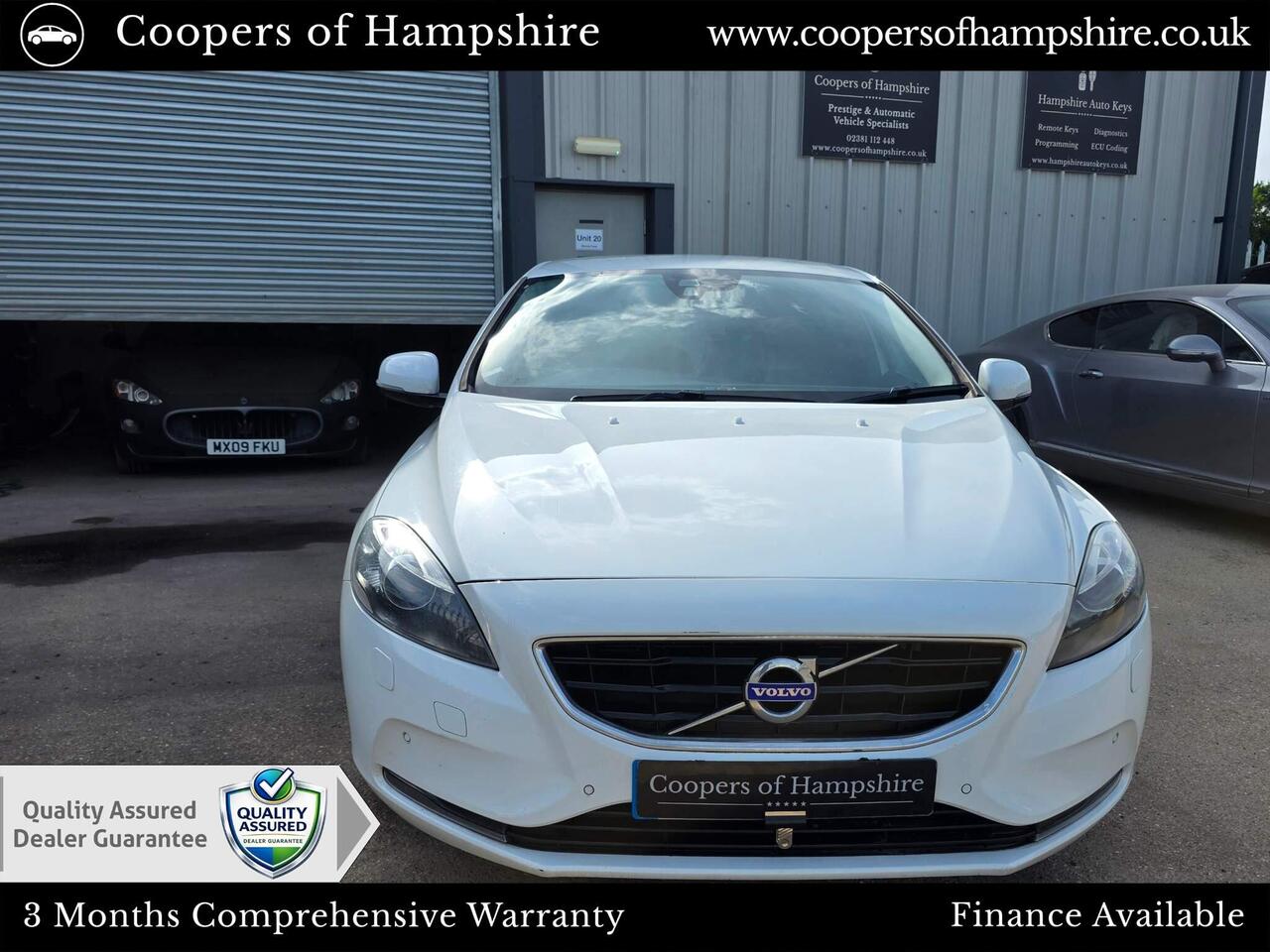 Volvo V40 — photo 2