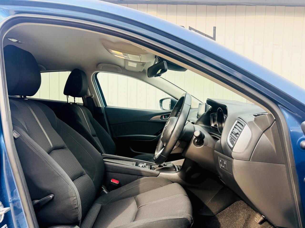 Mazda Mazda3 — photo 29
