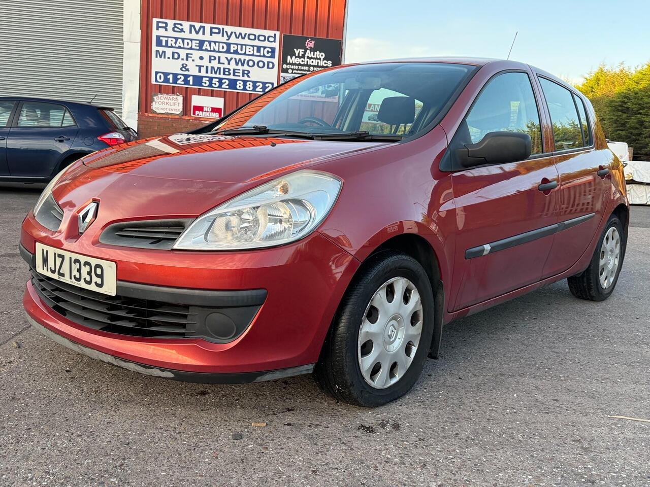 Renault Clio — photo 8