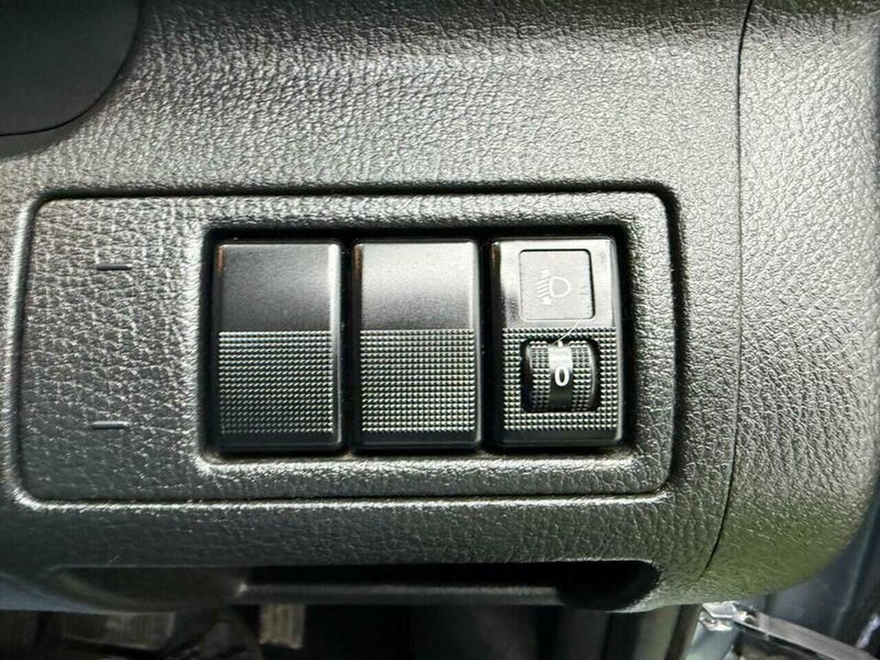 Mazda Mazda2 — photo 40