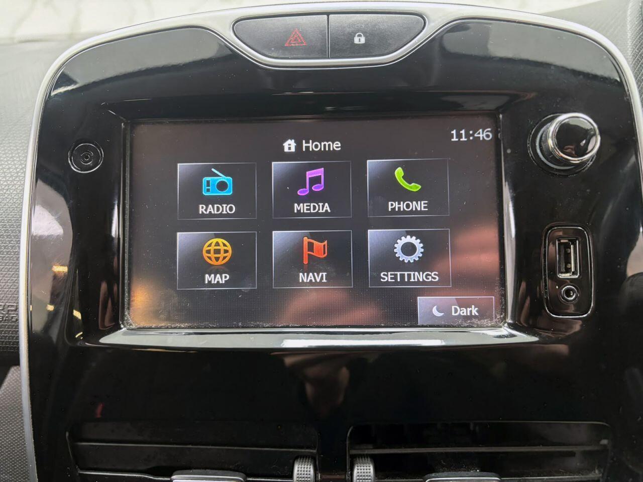 Renault Clio — photo 15