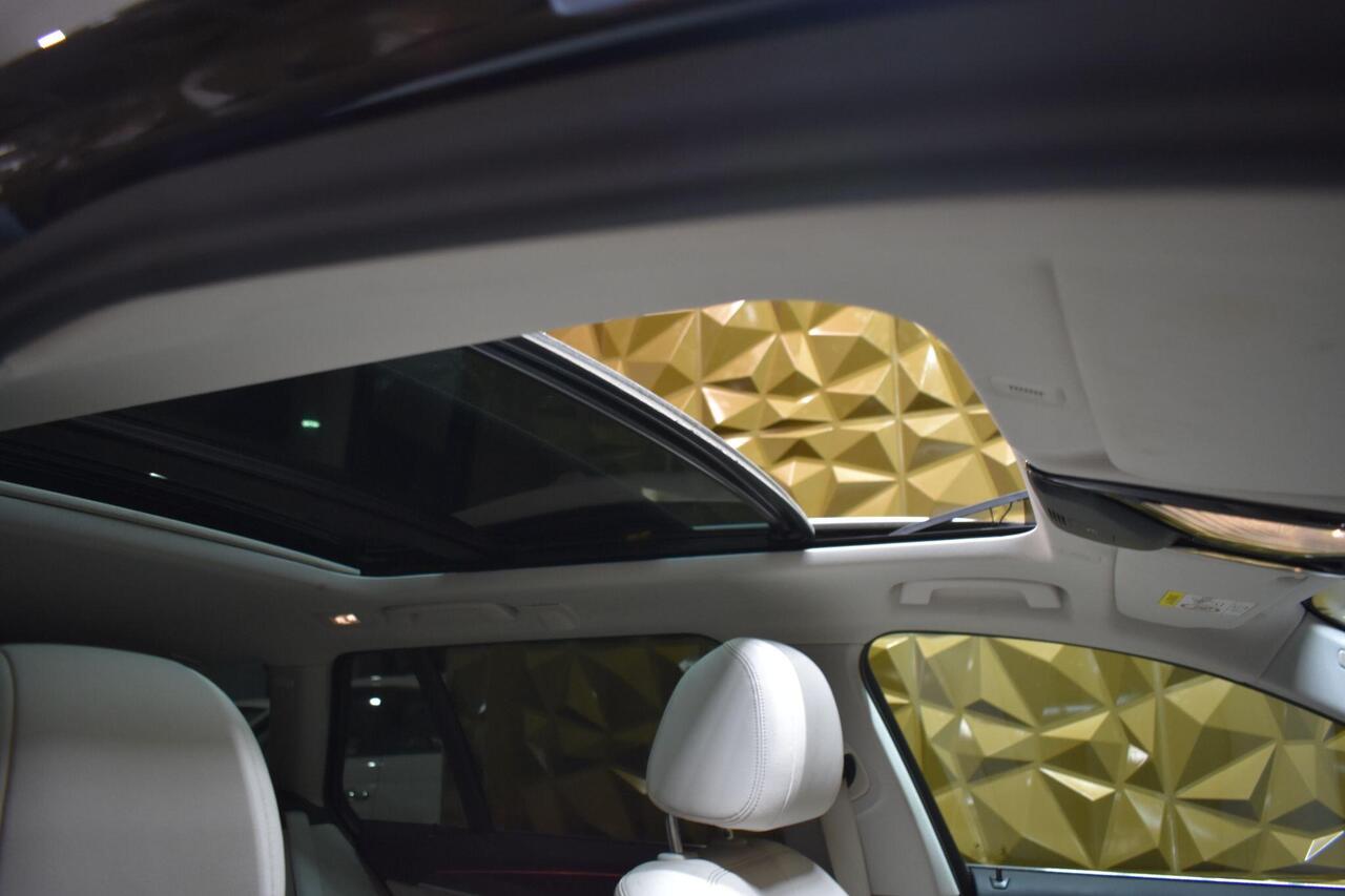 BMW 5 Series — photo 16