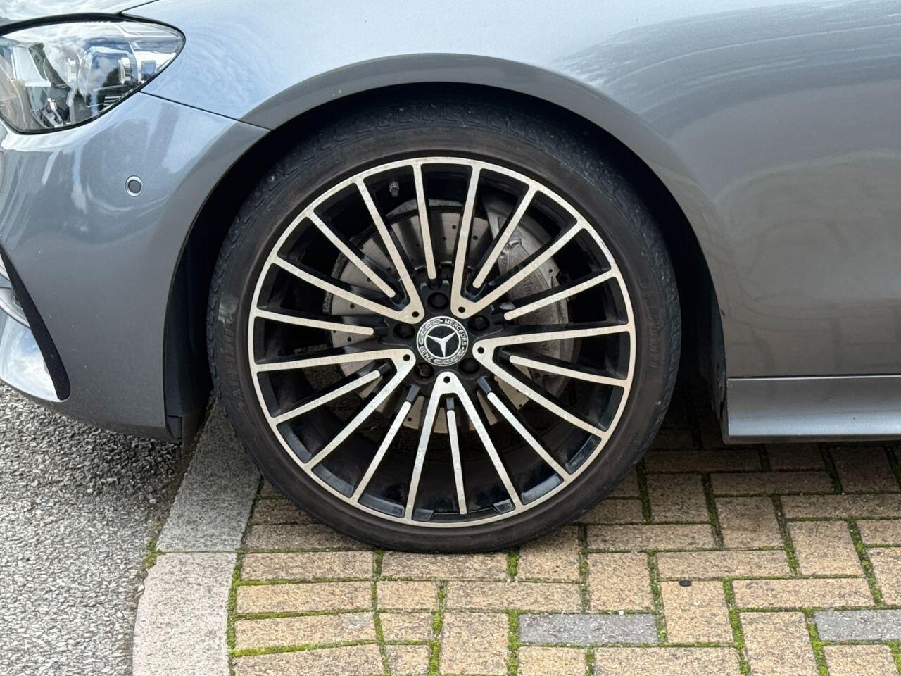 Mercedes-Benz E Class — photo 28