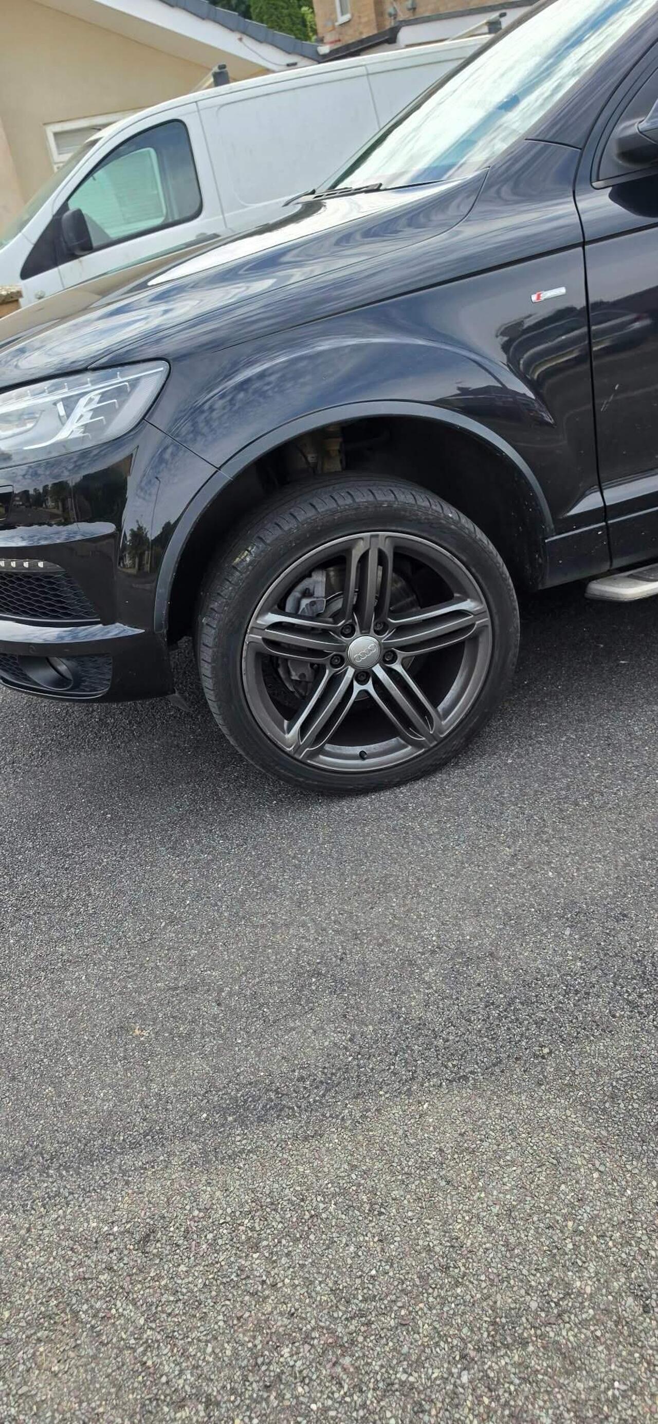 Audi Q7 — photo 4