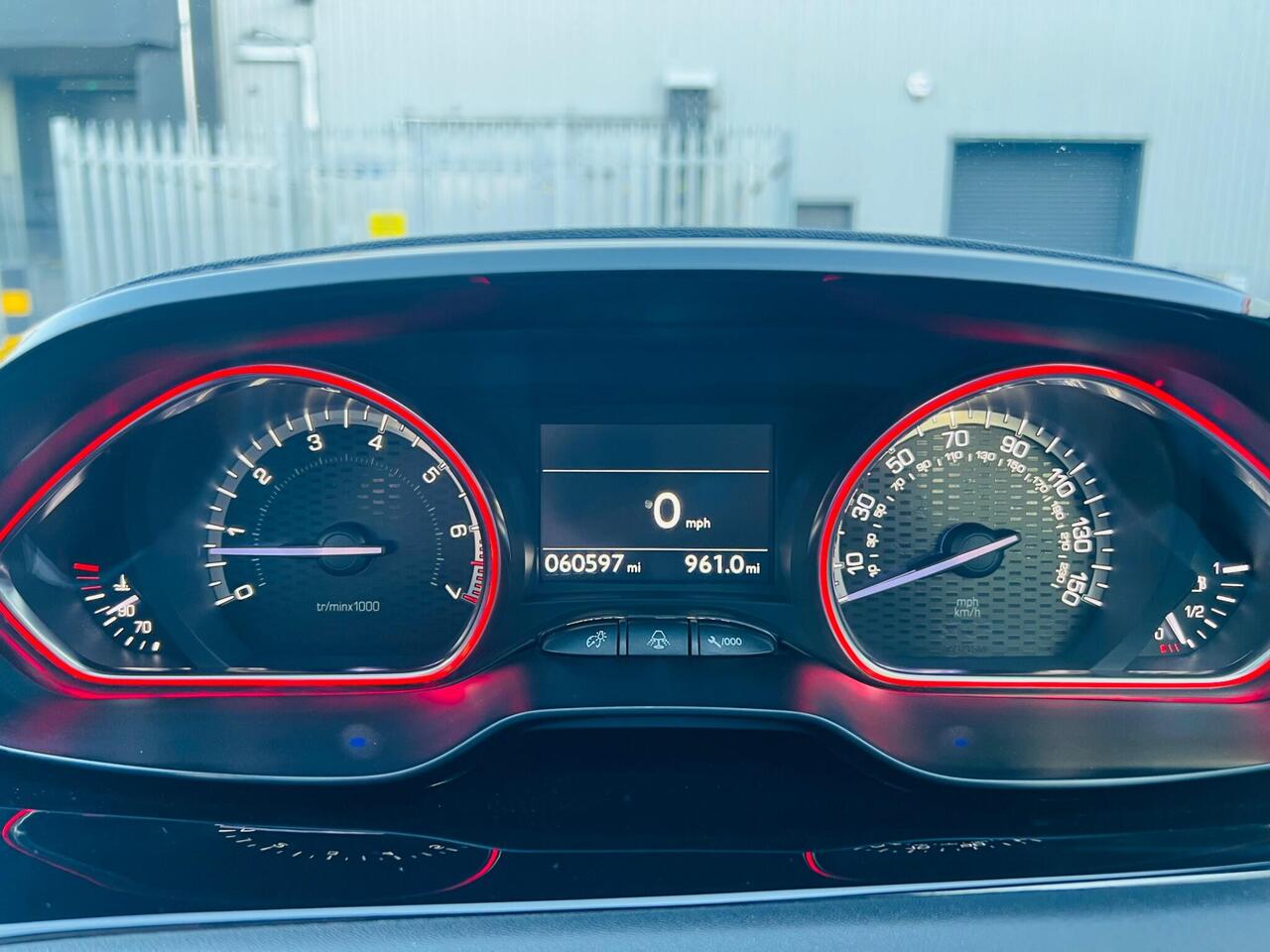 Peugeot 208 — photo 5
