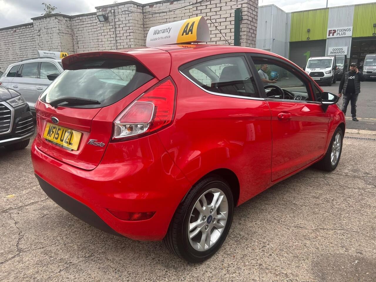 Ford Fiesta — photo 6