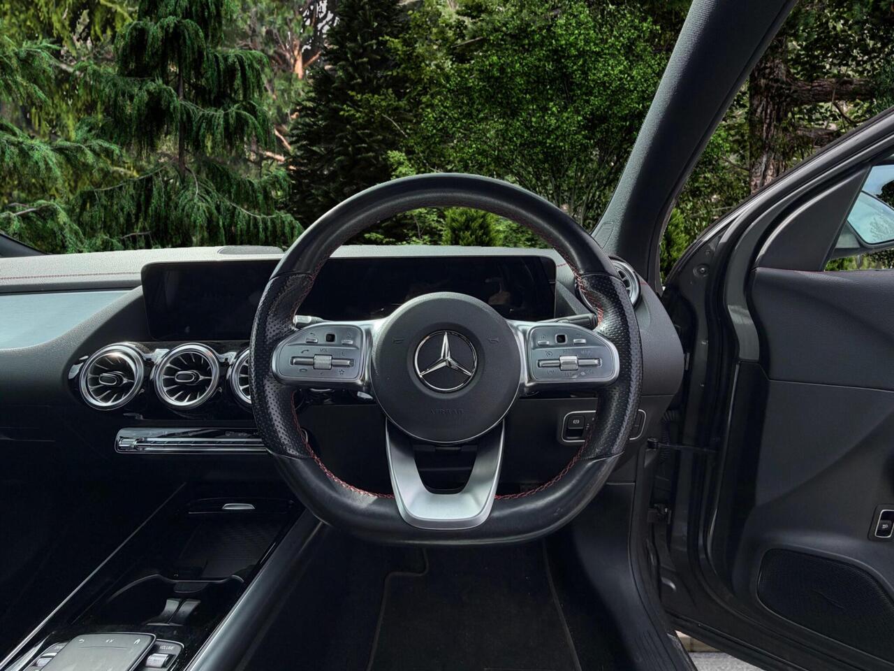 Mercedes-Benz EQA — photo 27