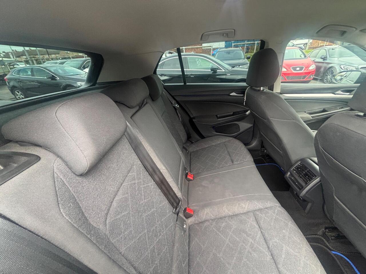 Volkswagen Golf — photo 12