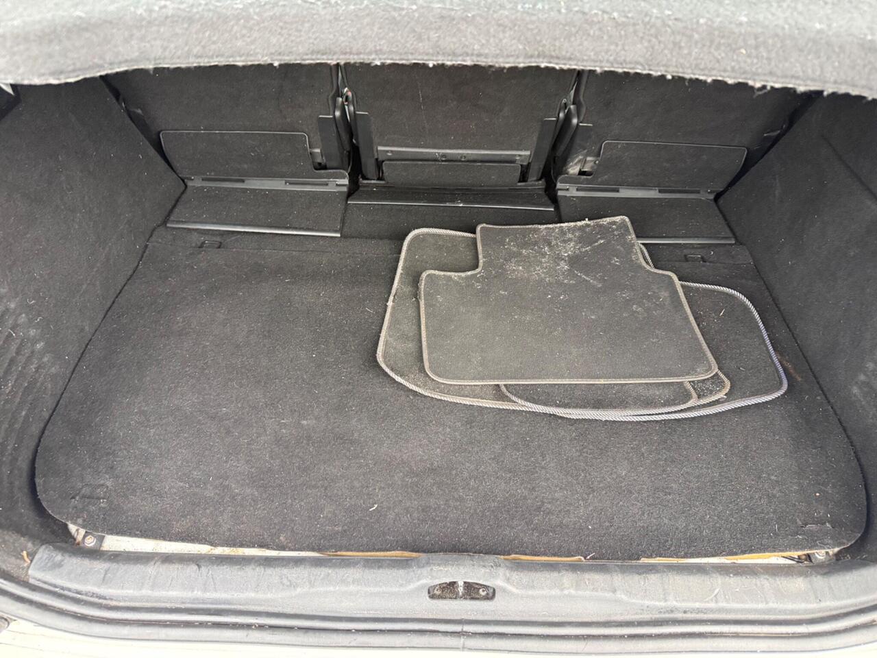 Citroen C4 Picasso — photo 32