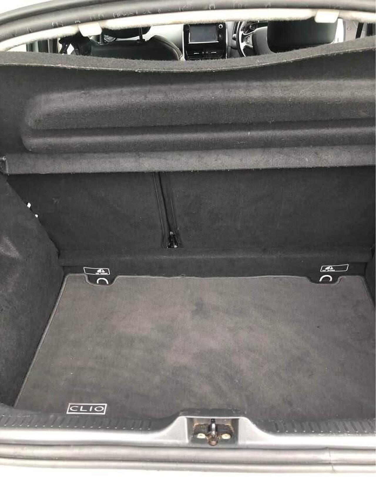 Renault Clio — photo 7