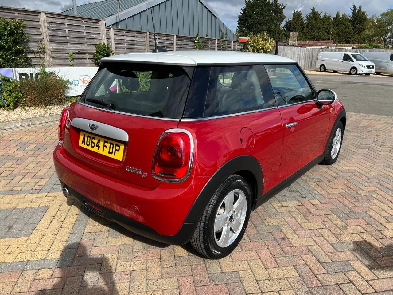 MINI Hatch — photo 5