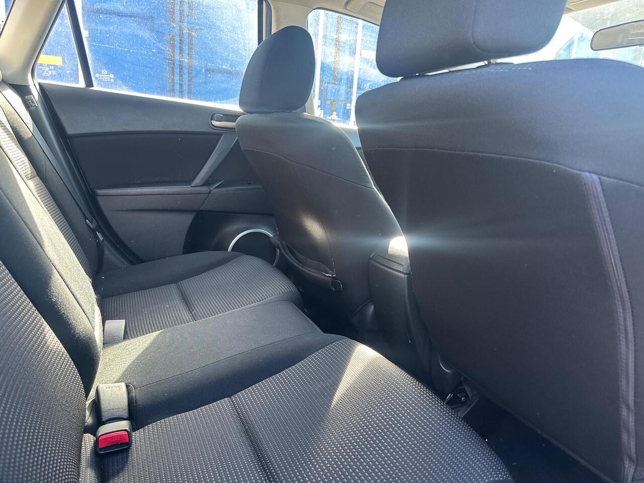 Mazda Mazda3 — photo 19
