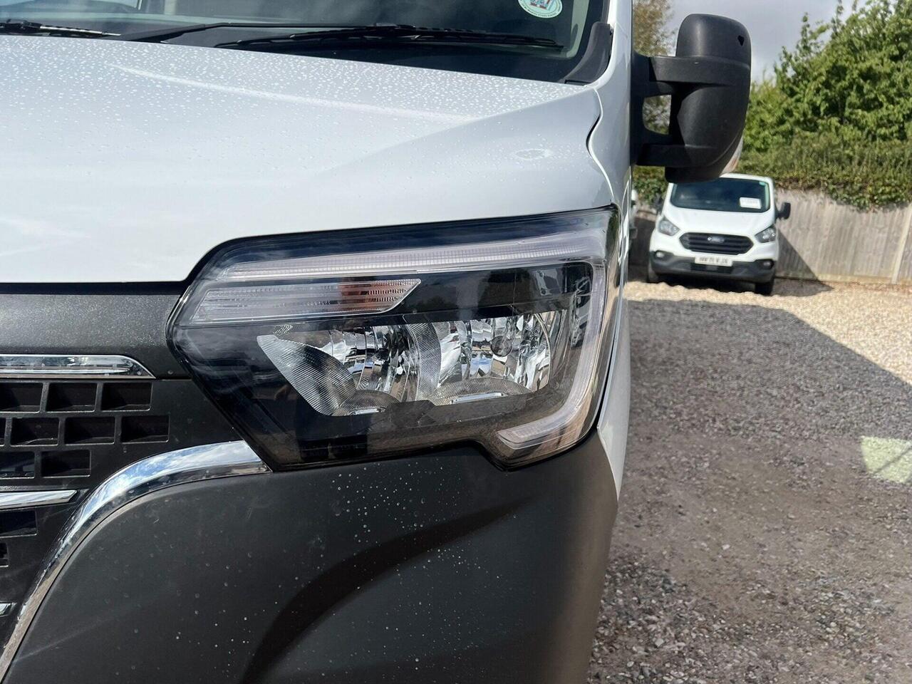 Renault Master — photo 21