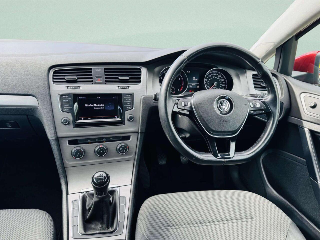 Volkswagen Golf — photo 19