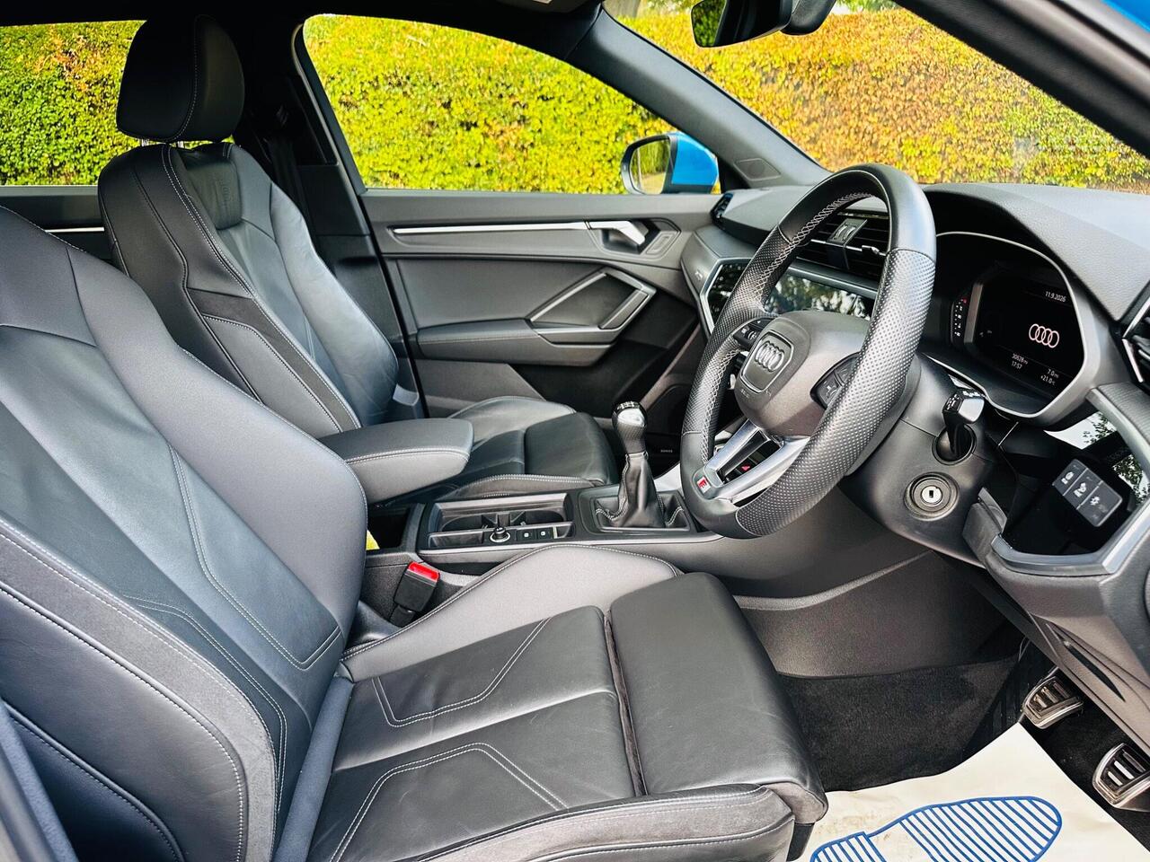 Audi Q3 — photo 12