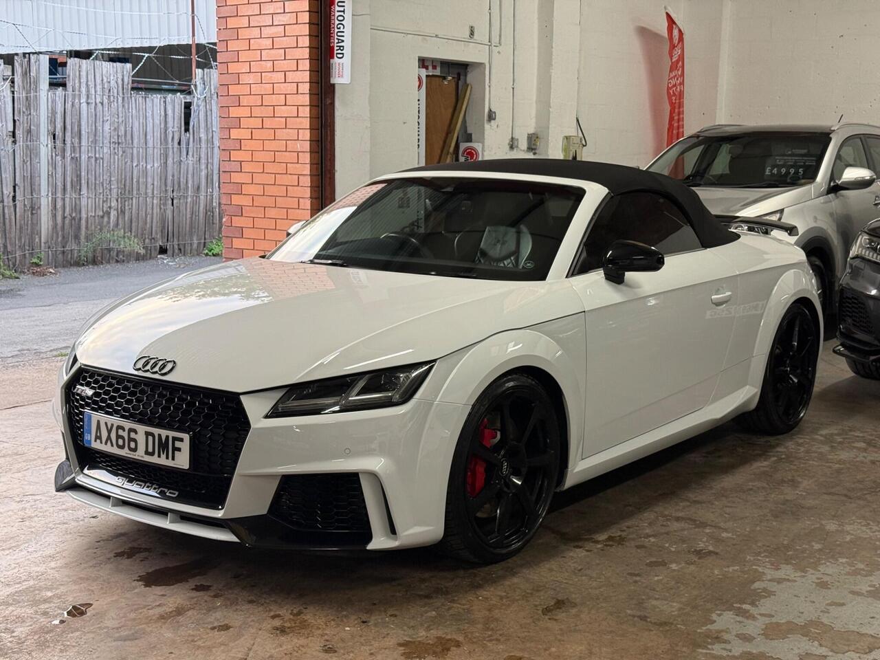 Audi TT RS — photo 12