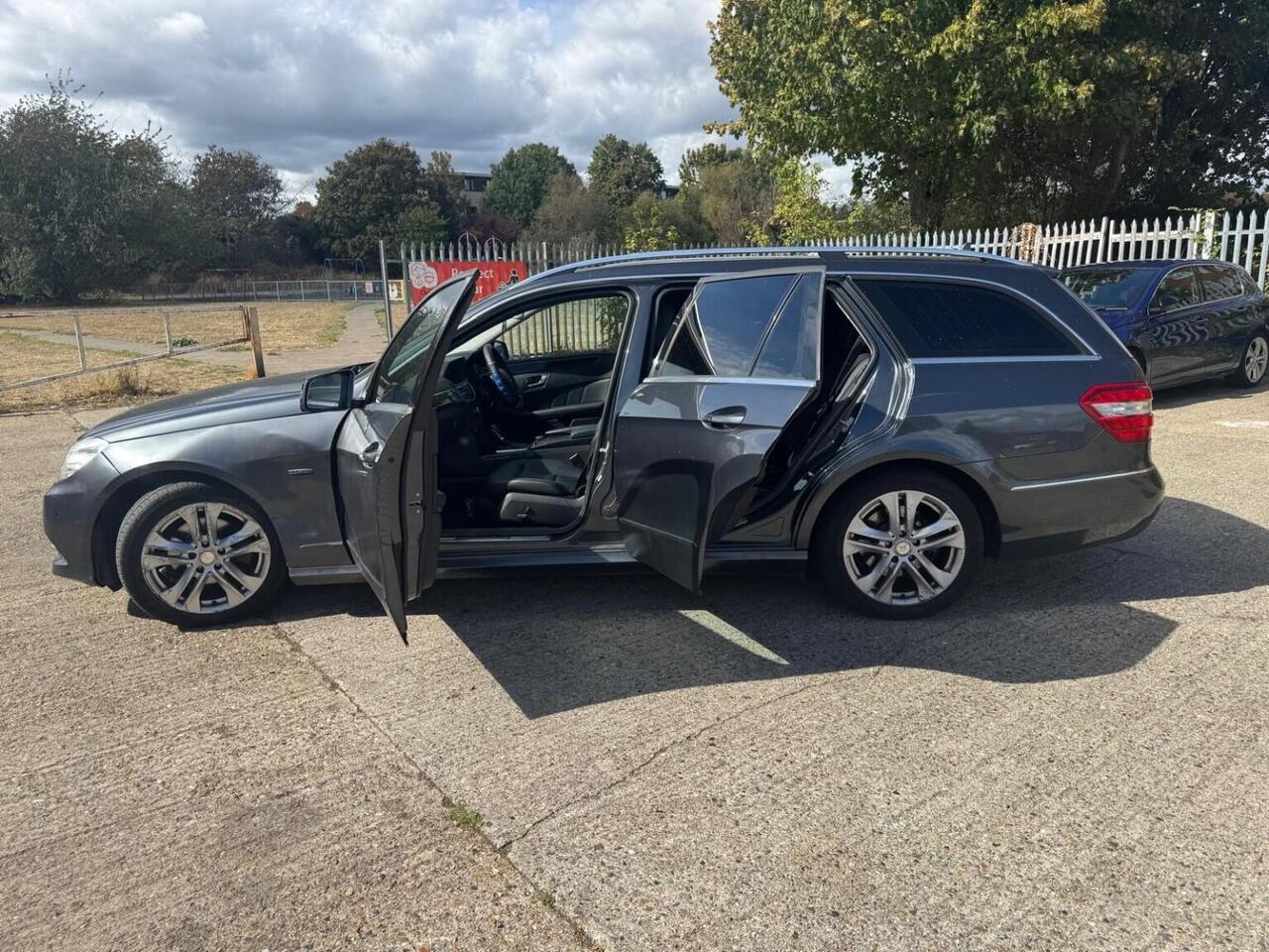 Mercedes-Benz E Class — photo 9