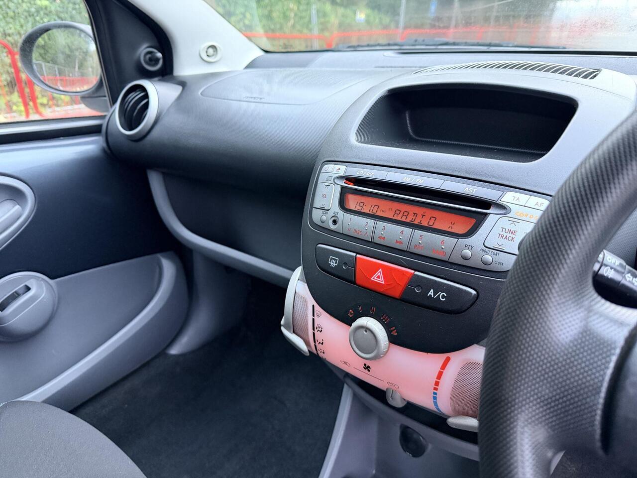 Toyota AYGO — photo 25