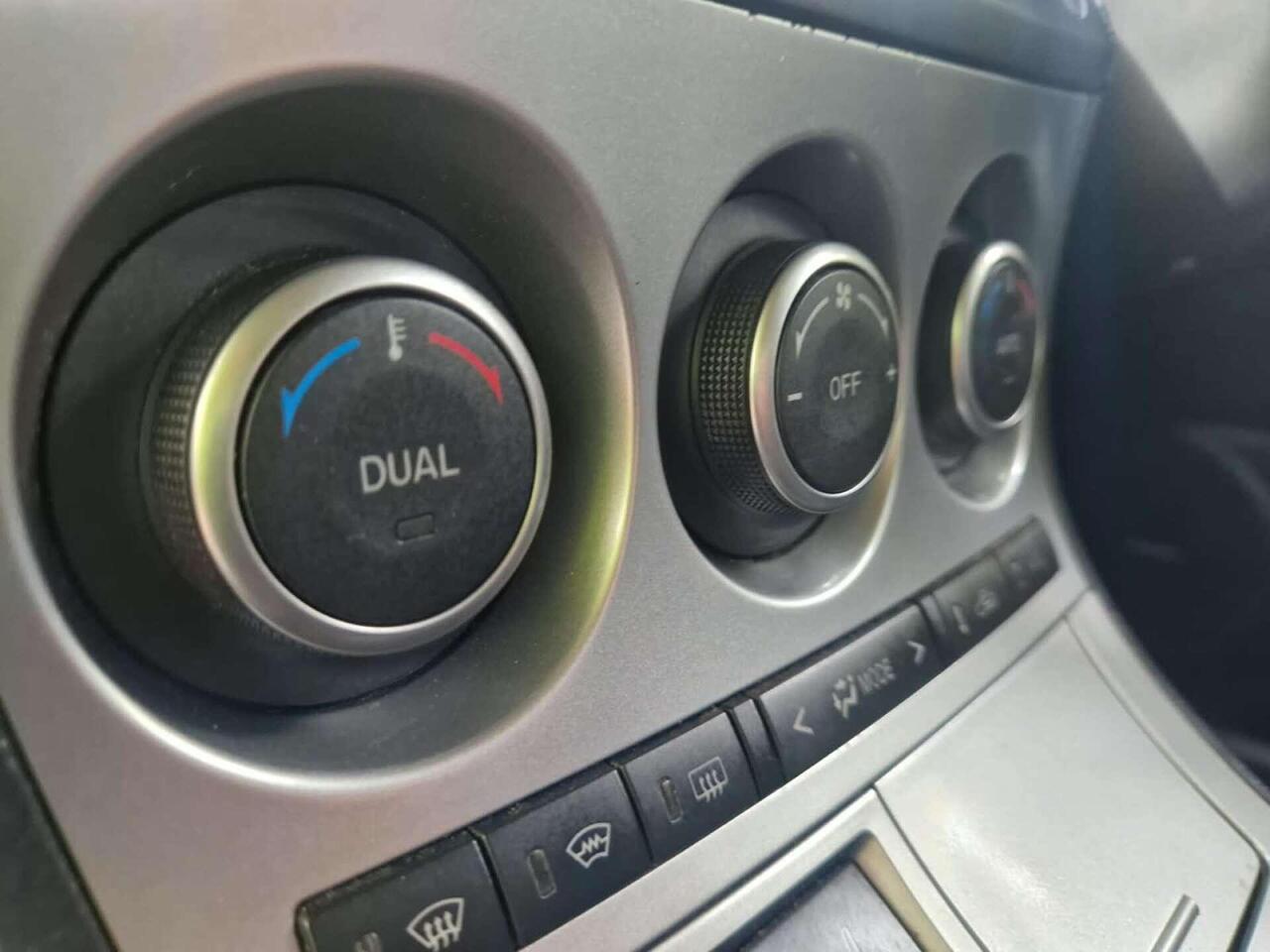 Mazda Mazda3 — photo 28