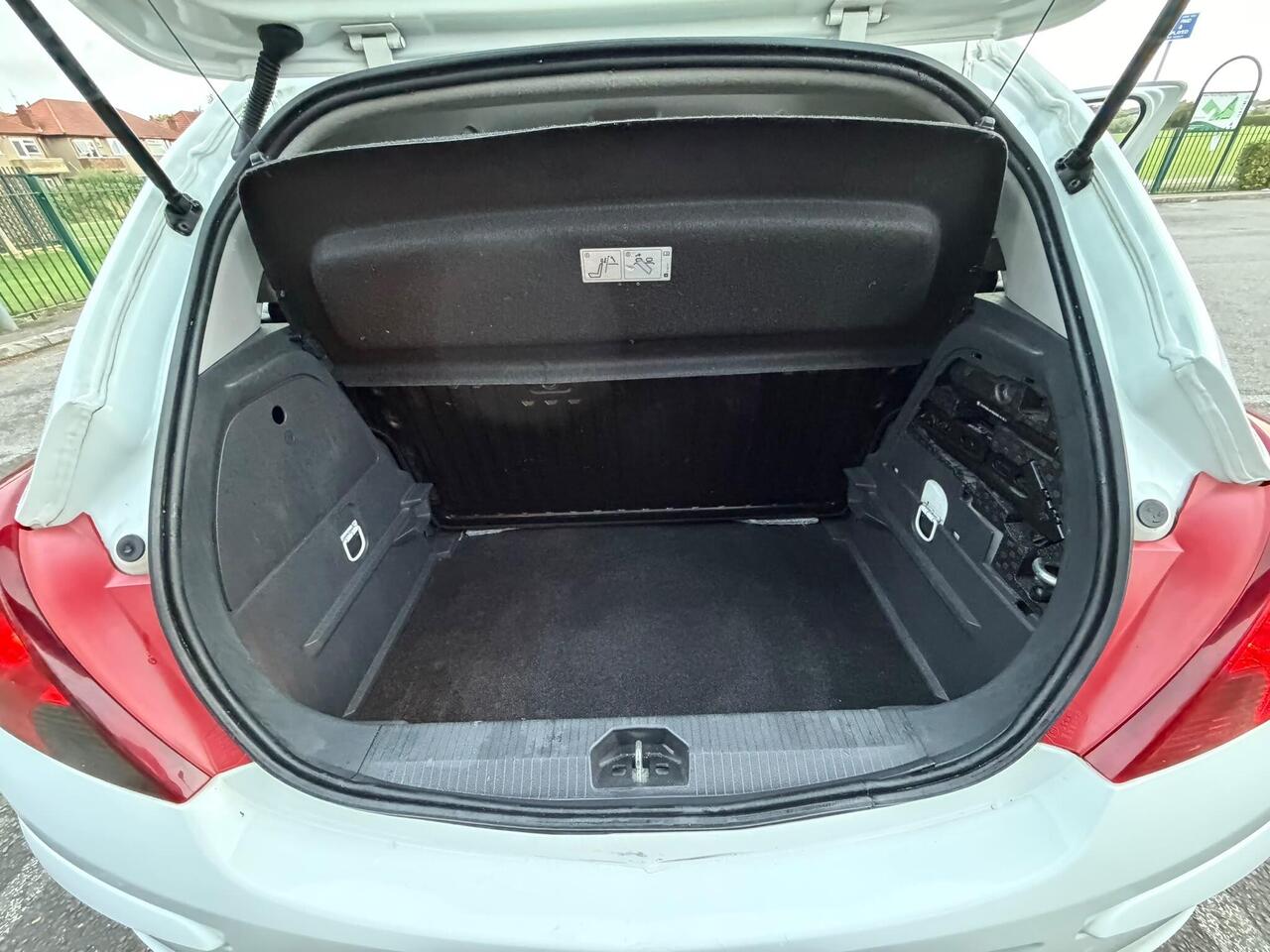 Vauxhall Corsa — photo 16