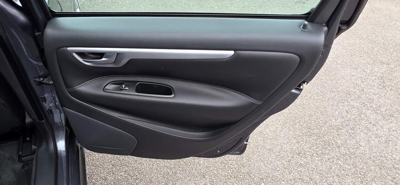 Volvo V70 — photo 67