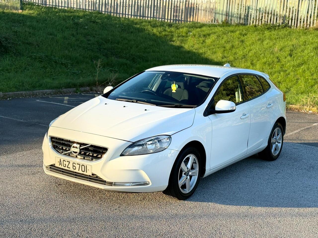 Volvo V40 — photo 6
