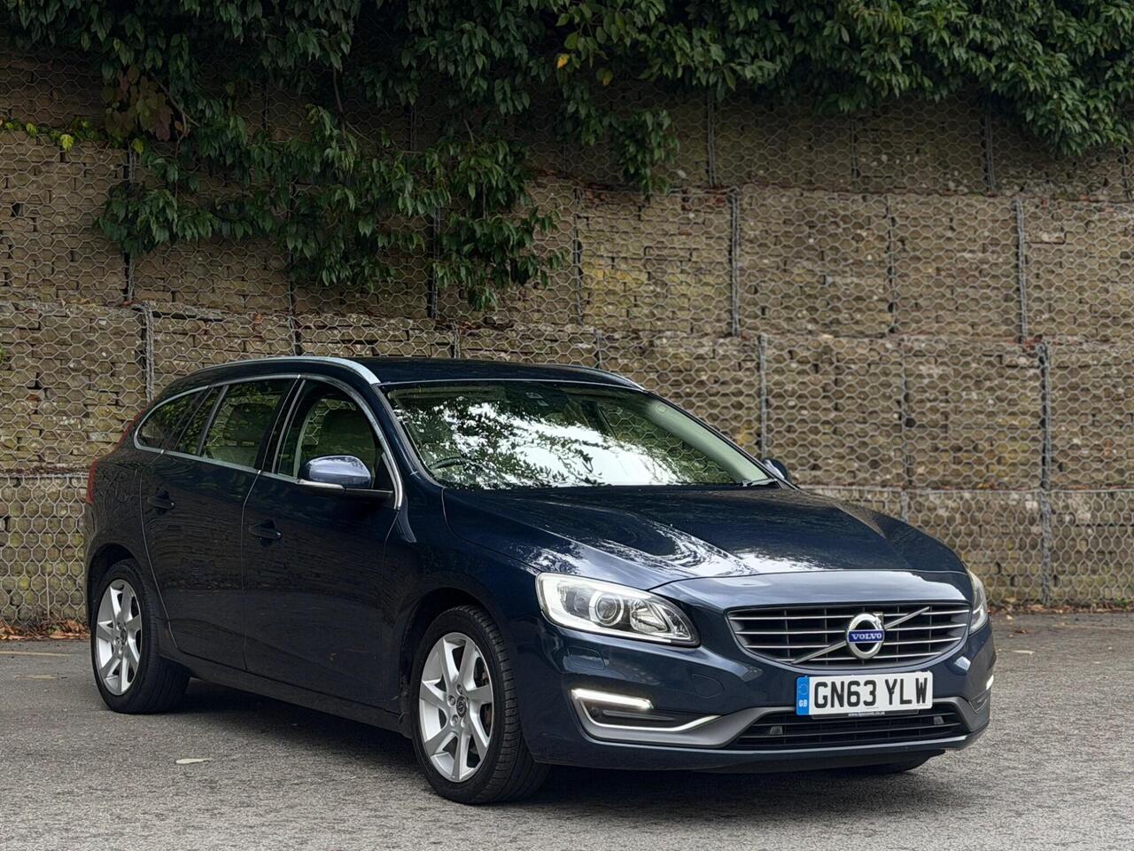 Volvo V60 — photo 2