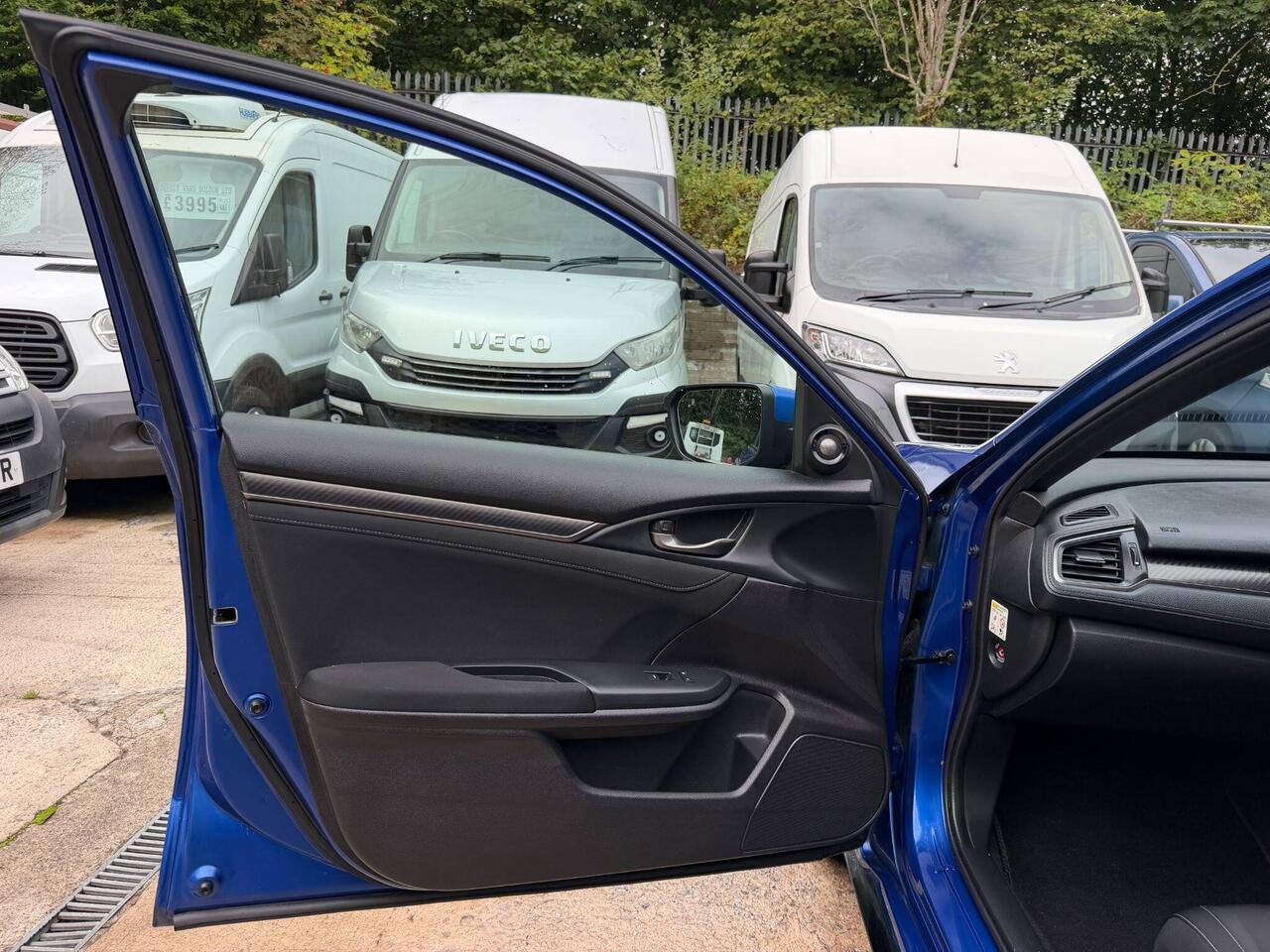 Honda Civic — photo 37