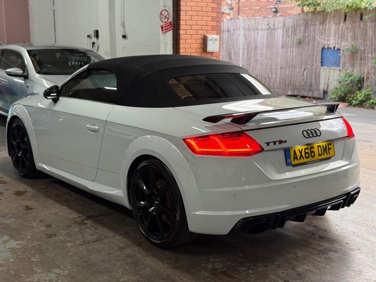 Audi TT RS — photo 13