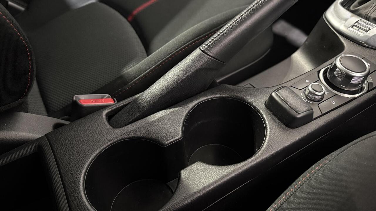 Mazda Mazda2 — photo 19