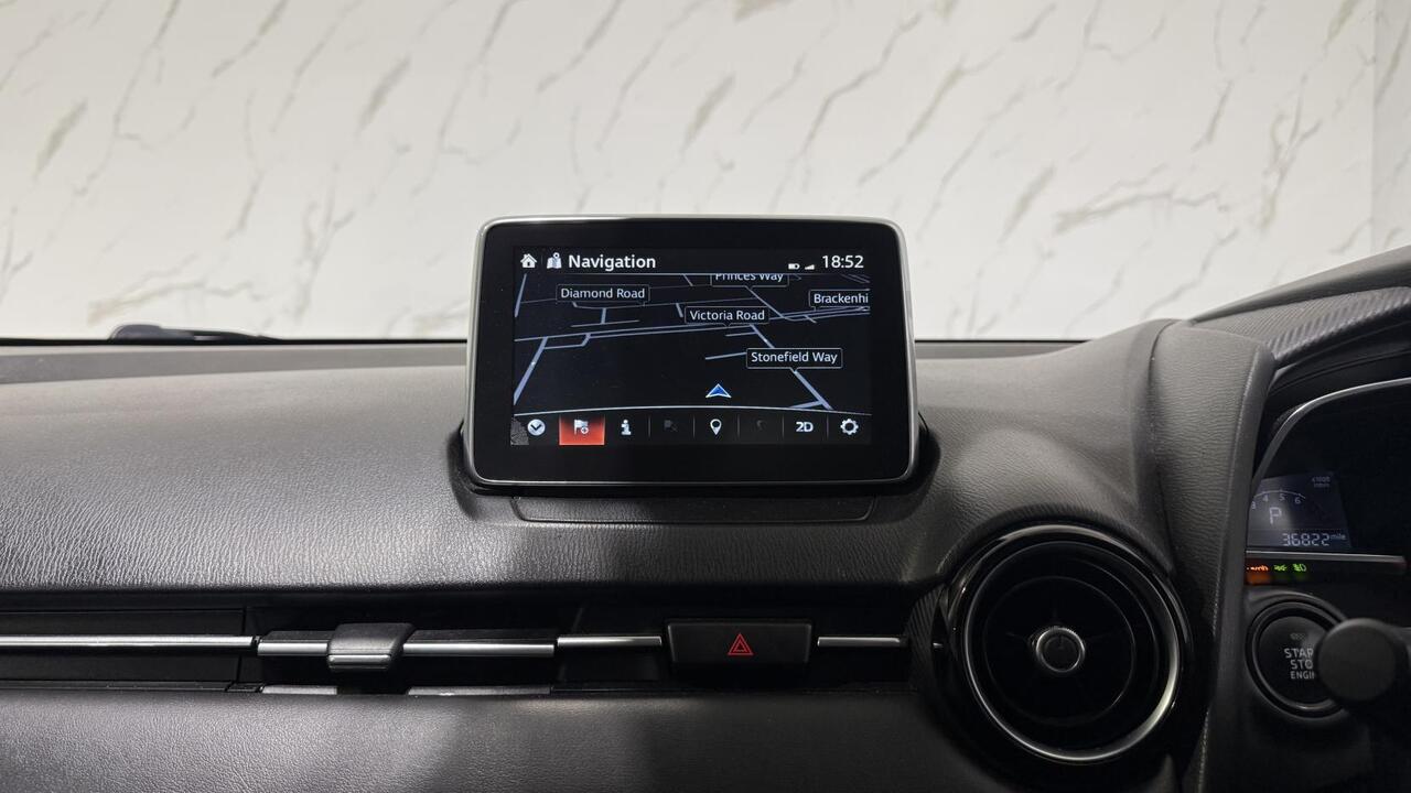Mazda Mazda2 — photo 15