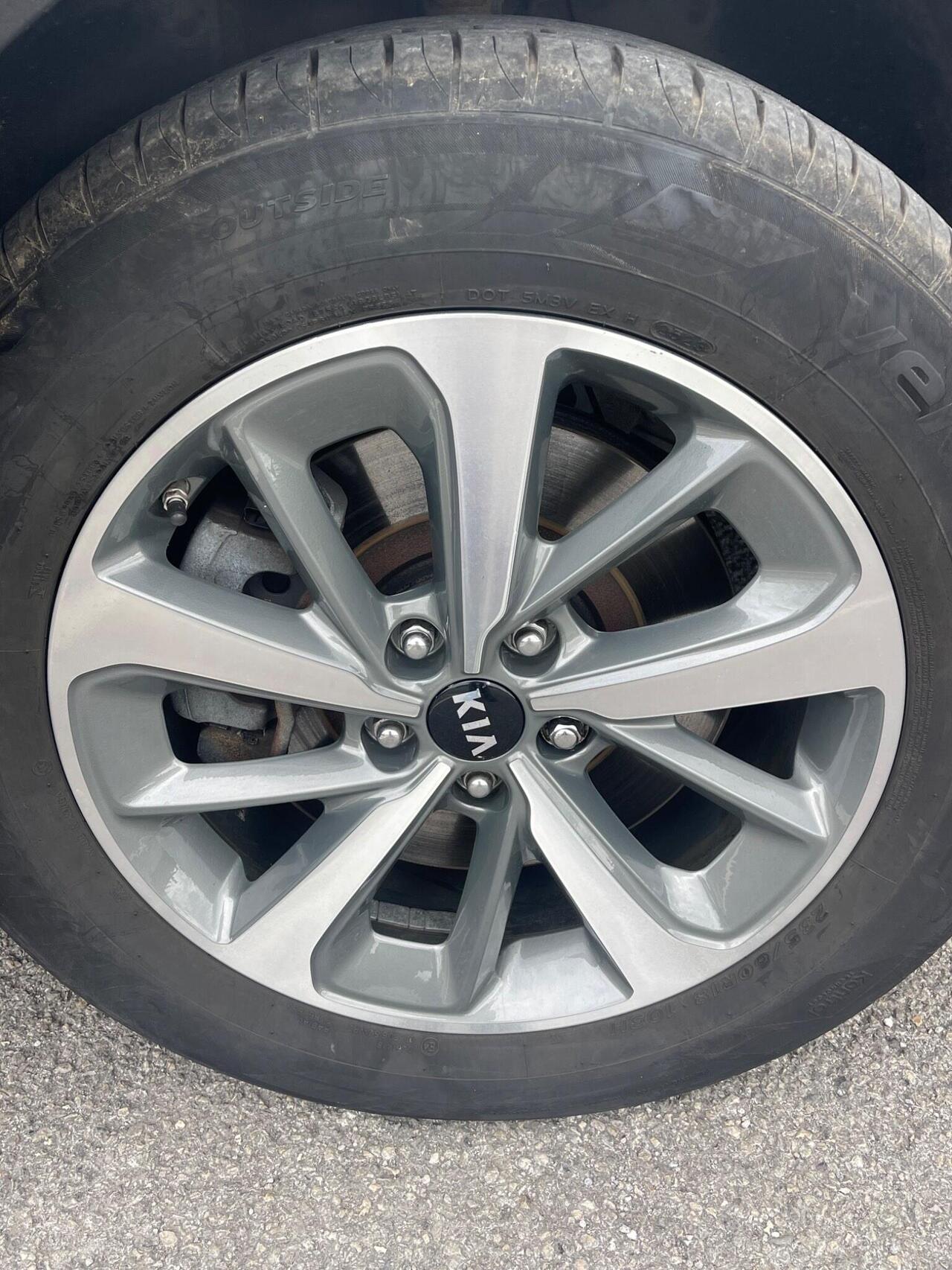 Kia Sorento — photo 21