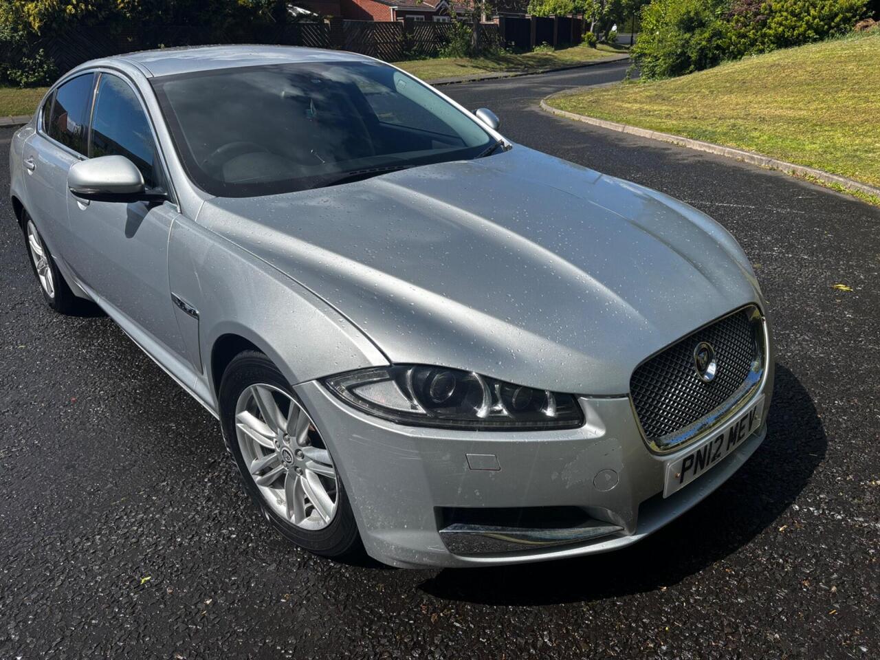 Jaguar XF — photo 3