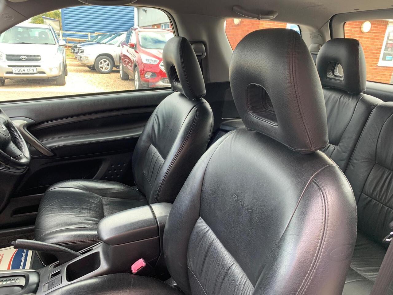 Toyota RAV4 — photo 25