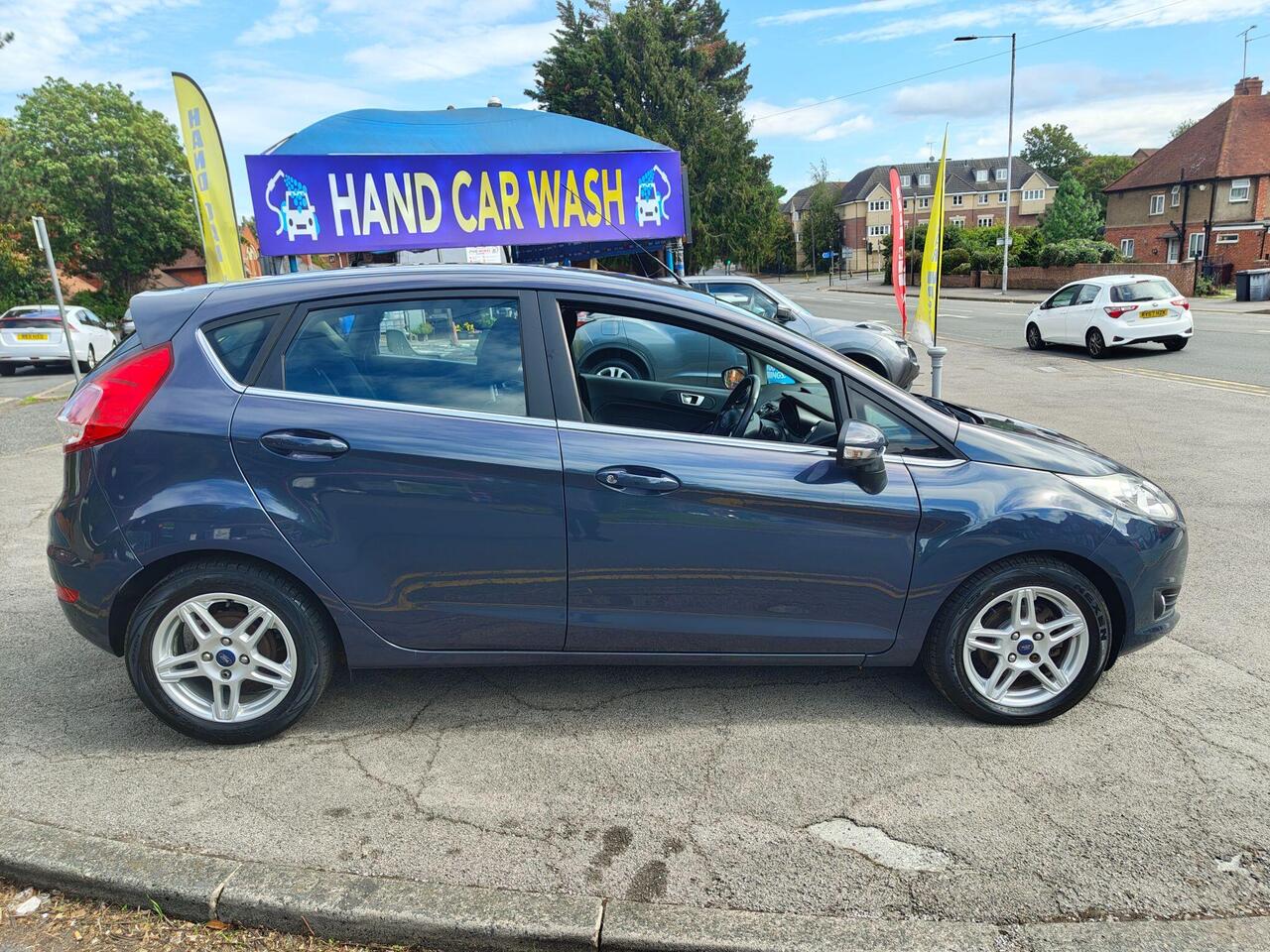 Ford Fiesta — photo 13