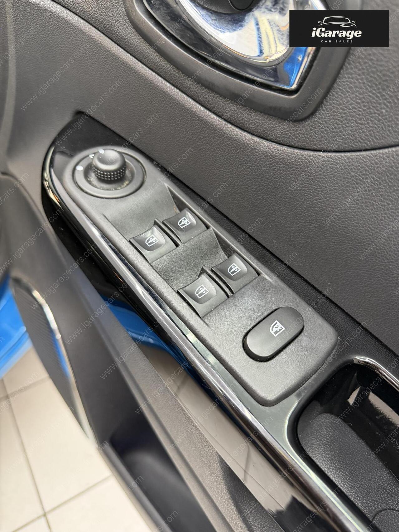 Renault Captur — photo 23