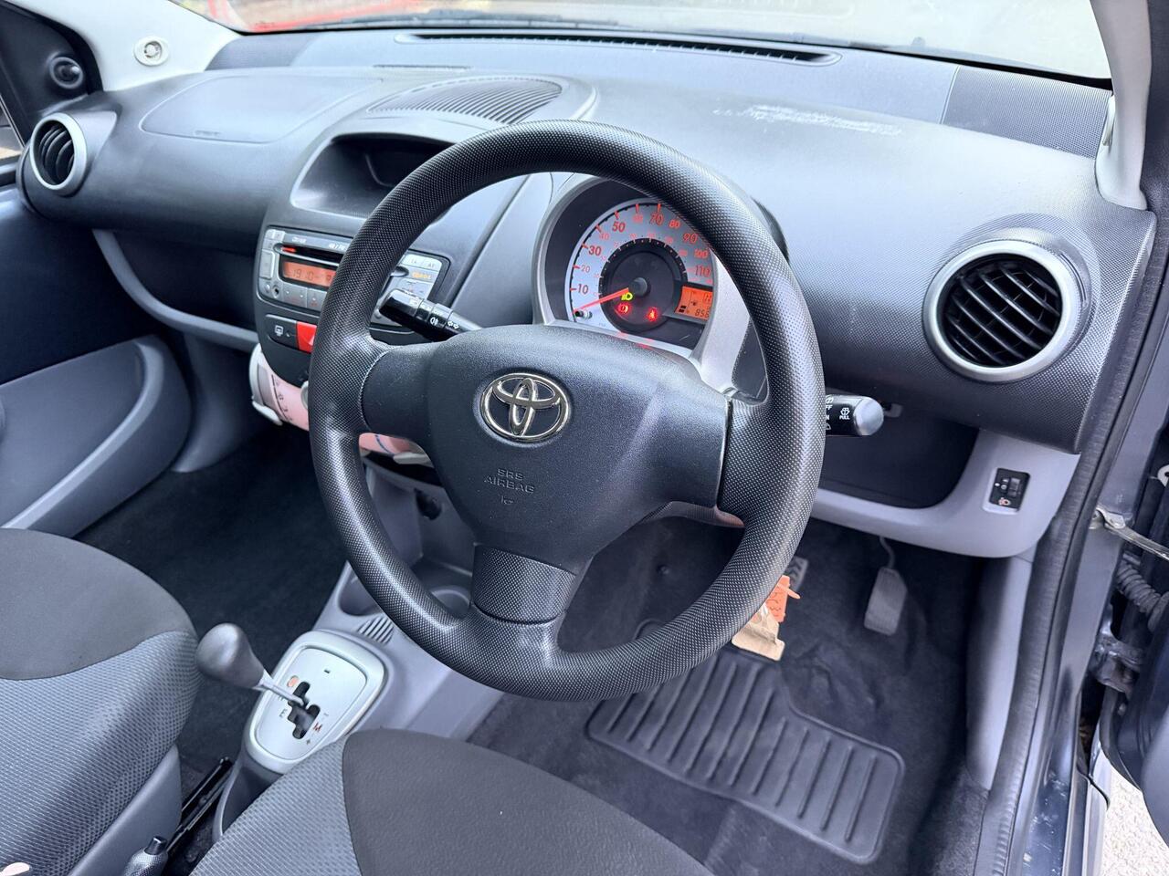 Toyota AYGO — photo 38