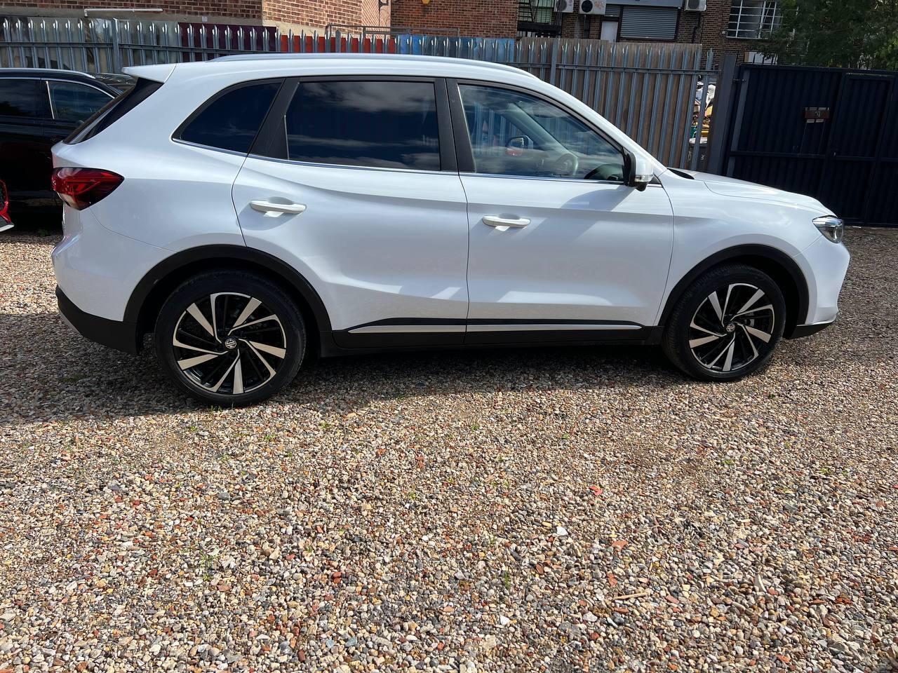 MG MG ZS — photo 12