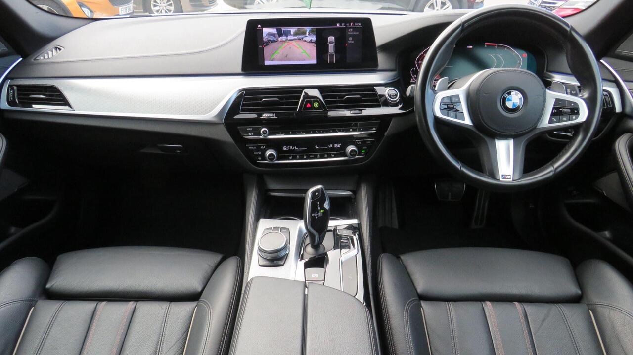 BMW 5 Series — photo 2
