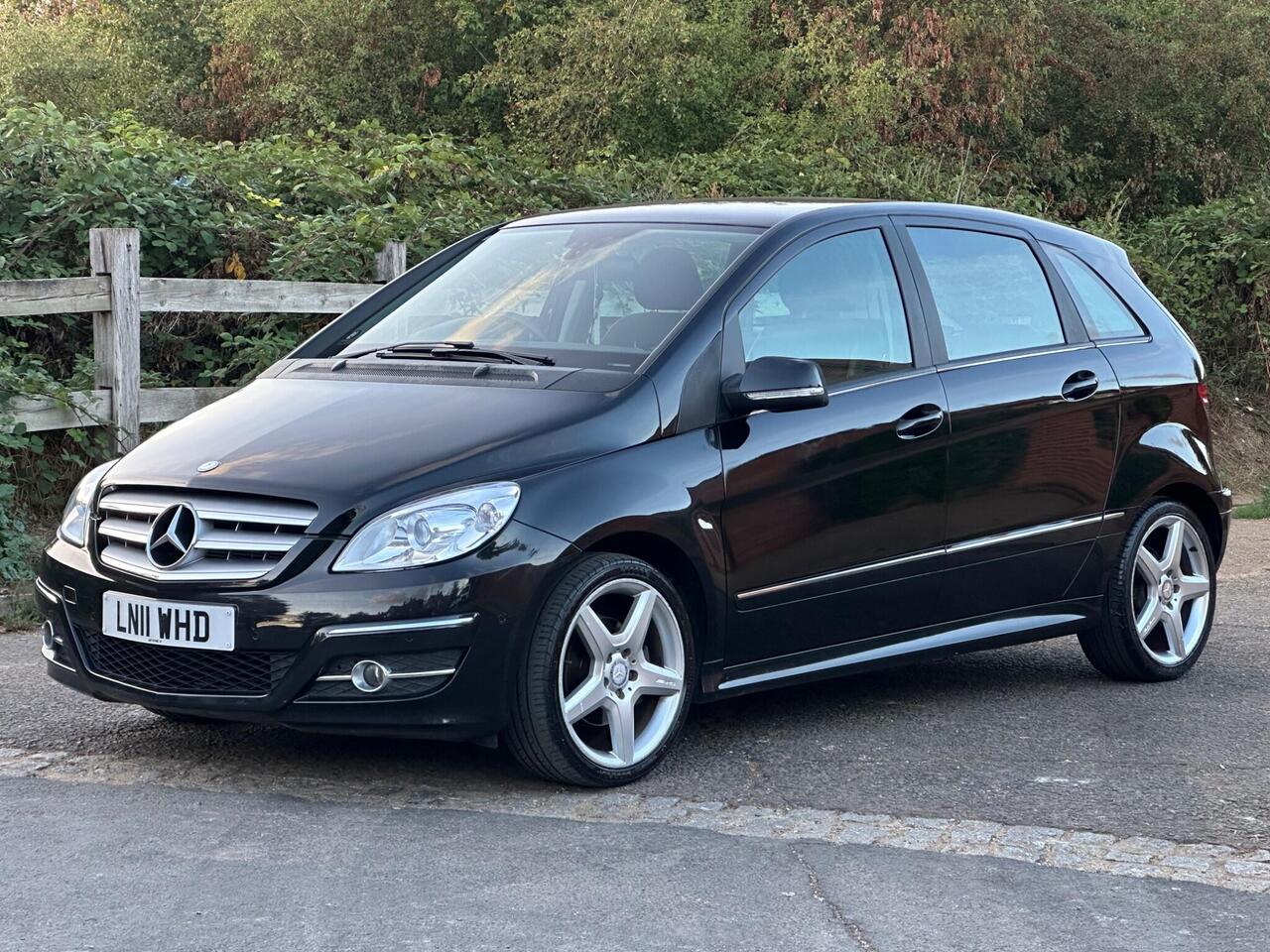 Mercedes-Benz B Class — photo 7
